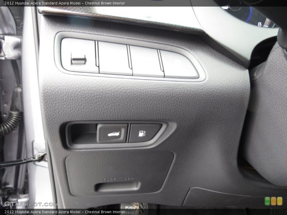 Chestnut Brown Interior Controls for the 2012 Hyundai Azera  #70170527