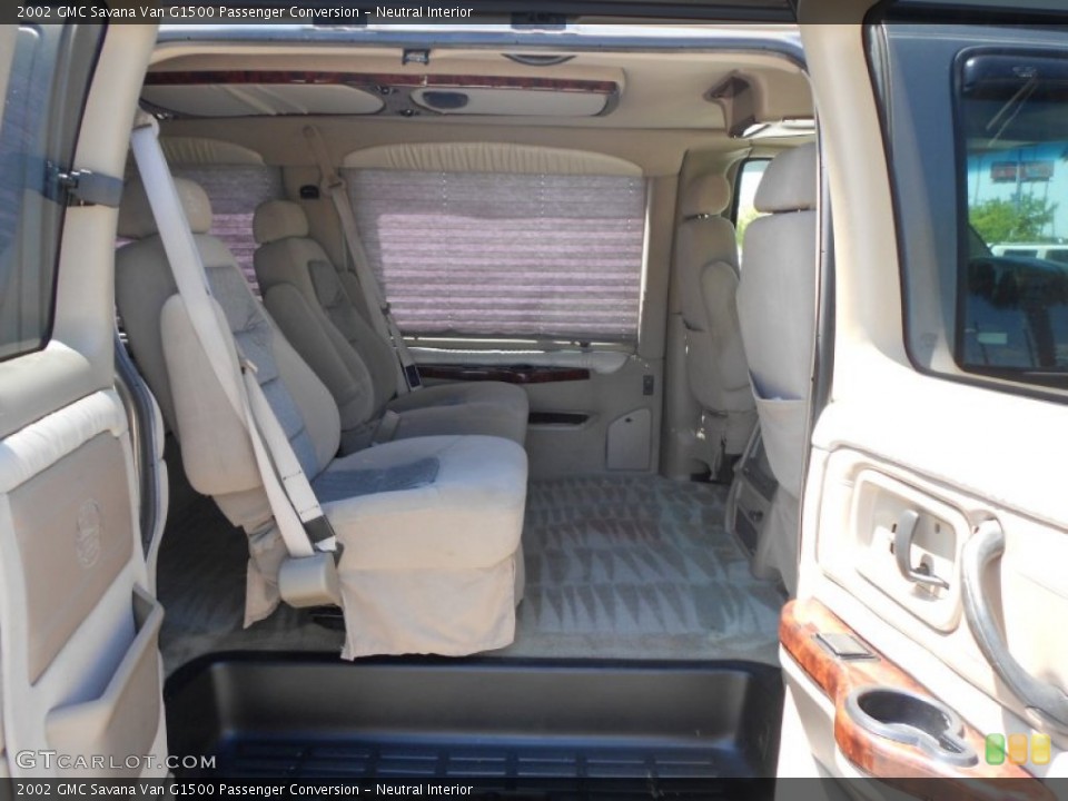 Neutral 2002 GMC Savana Van Interiors