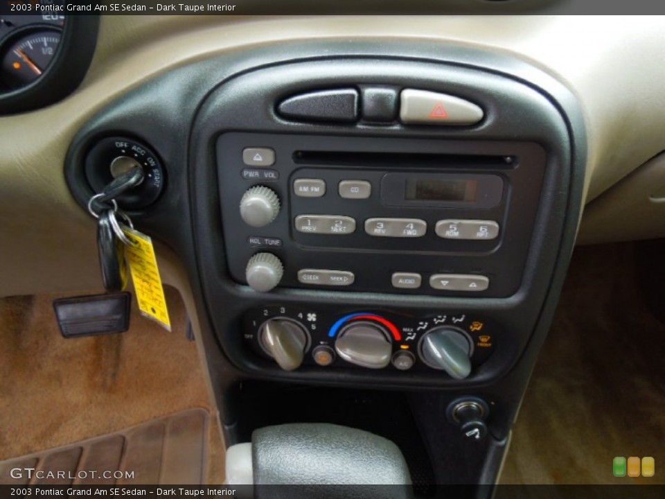 Dark Taupe Interior Controls for the 2003 Pontiac Grand Am SE Sedan #70191482