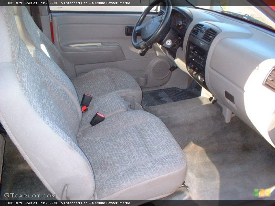 Medium Pewter Interior Photo for the 2006 Isuzu i-Series Truck i-280 LS Extended Cab #70196317