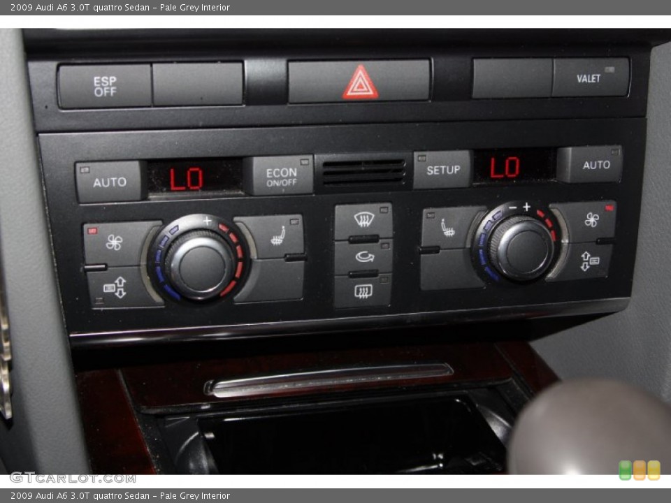 Pale Grey Interior Controls for the 2009 Audi A6 3.0T quattro Sedan #70209325