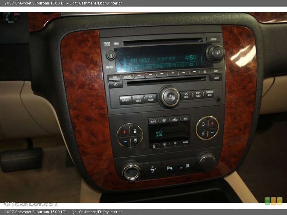 Light Cashmere/Ebony Interior Controls for the 2007 Chevrolet Suburban 1500 LT #70213990
