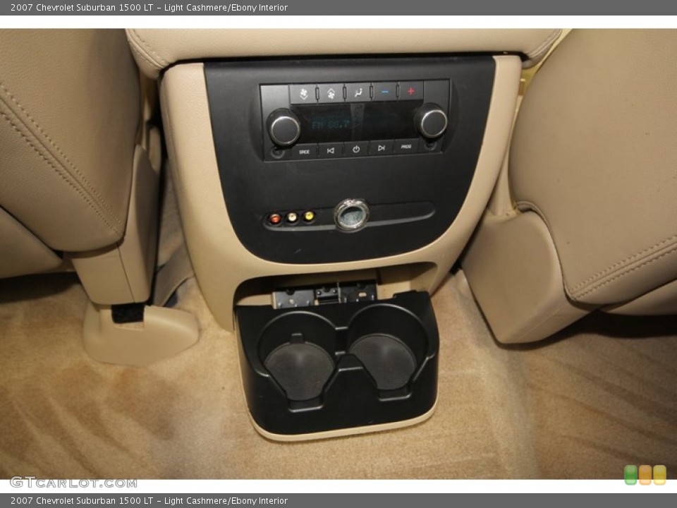 Light Cashmere/Ebony Interior Controls for the 2007 Chevrolet Suburban 1500 LT #70214080