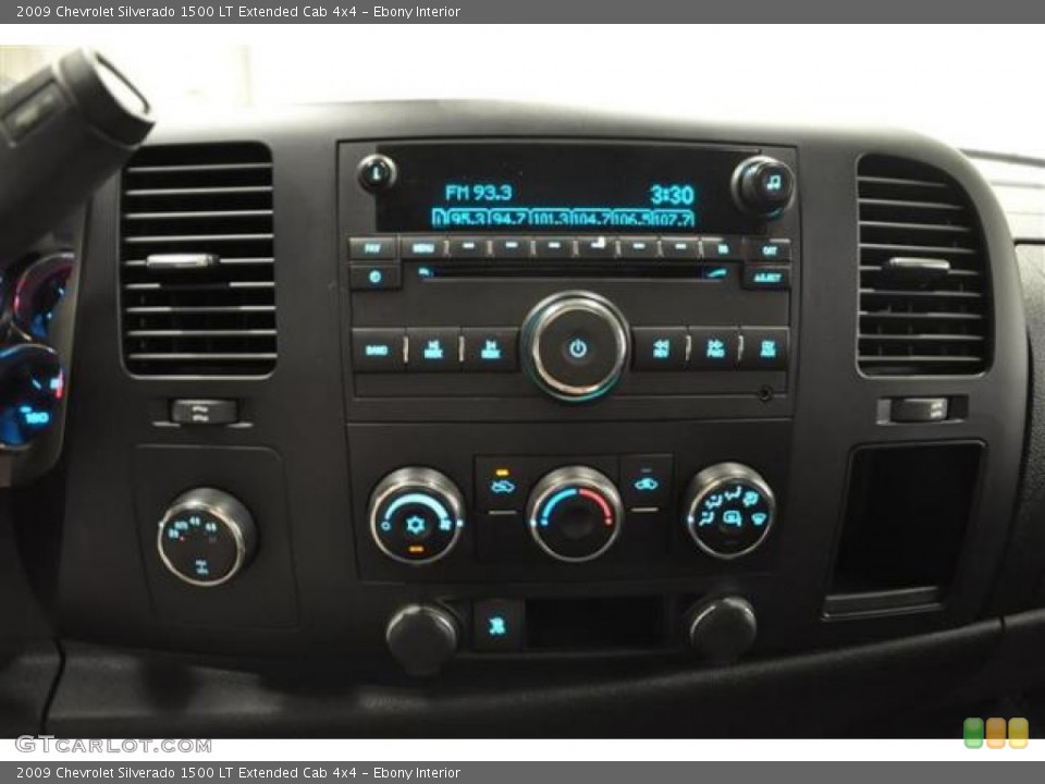 Ebony Interior Controls for the 2009 Chevrolet Silverado 1500 LT Extended Cab 4x4 #70215498