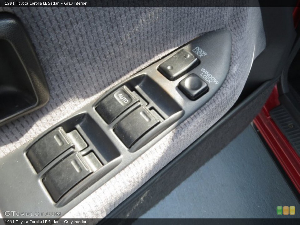 Gray Interior Controls for the 1991 Toyota Corolla LE Sedan #70249519