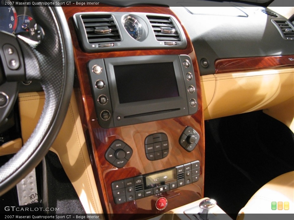 Beige Interior Controls for the 2007 Maserati Quattroporte Sport GT #702753