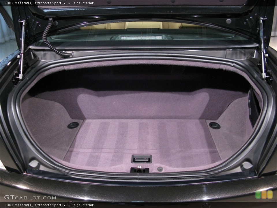 Beige Interior Trunk for the 2007 Maserati Quattroporte Sport GT #702816