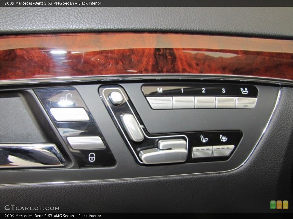 Black Interior Controls for the 2009 Mercedes-Benz S 63 AMG Sedan #70307174