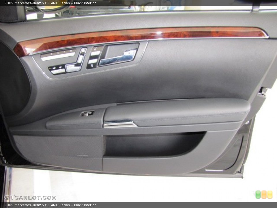 Black Interior Door Panel for the 2009 Mercedes-Benz S 63 AMG Sedan #70307183