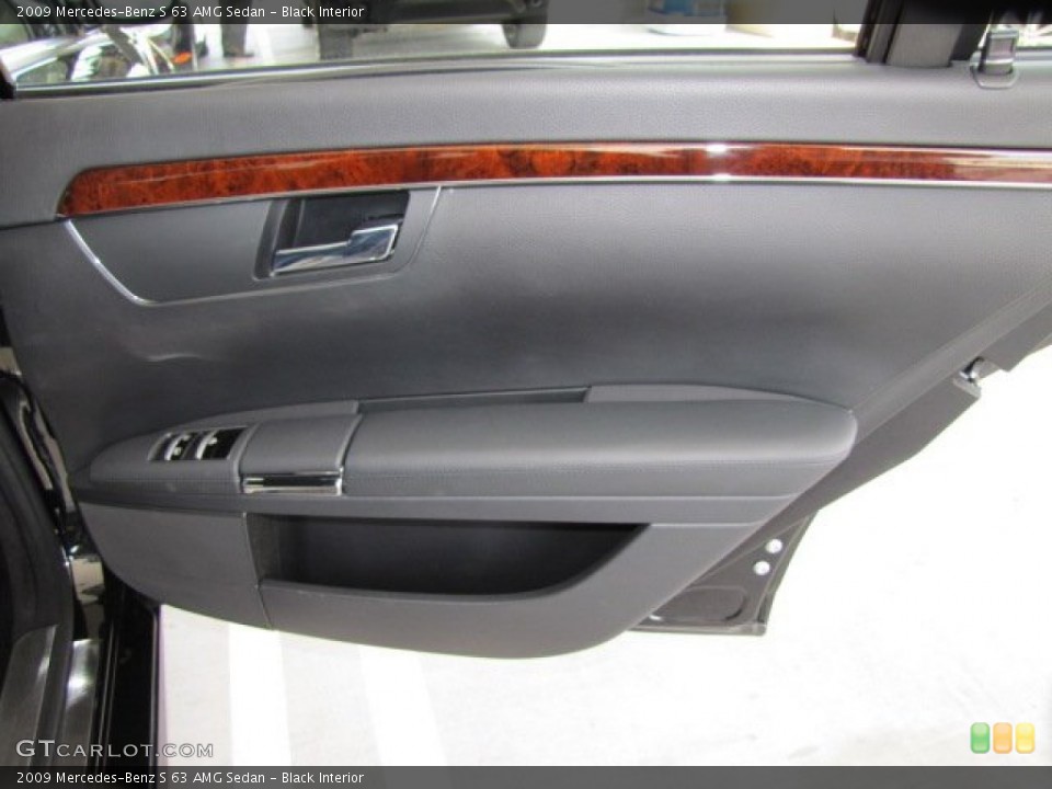 Black Interior Door Panel for the 2009 Mercedes-Benz S 63 AMG Sedan #70307209