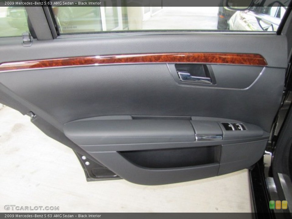 Black Interior Door Panel for the 2009 Mercedes-Benz S 63 AMG Sedan #70307216