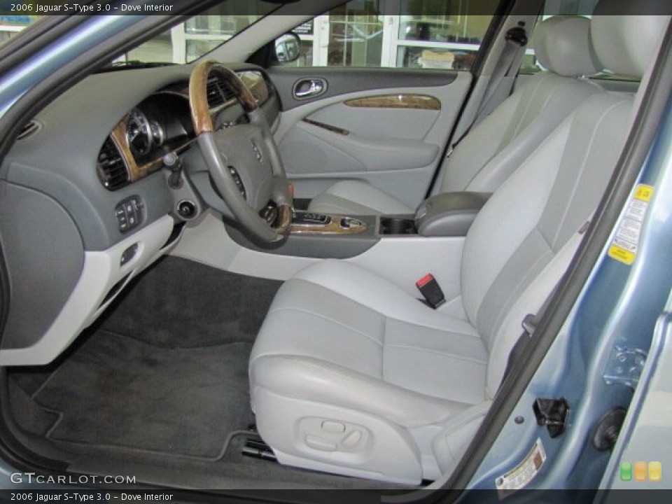 Dove Interior Photo for the 2006 Jaguar S-Type 3.0 #70307843