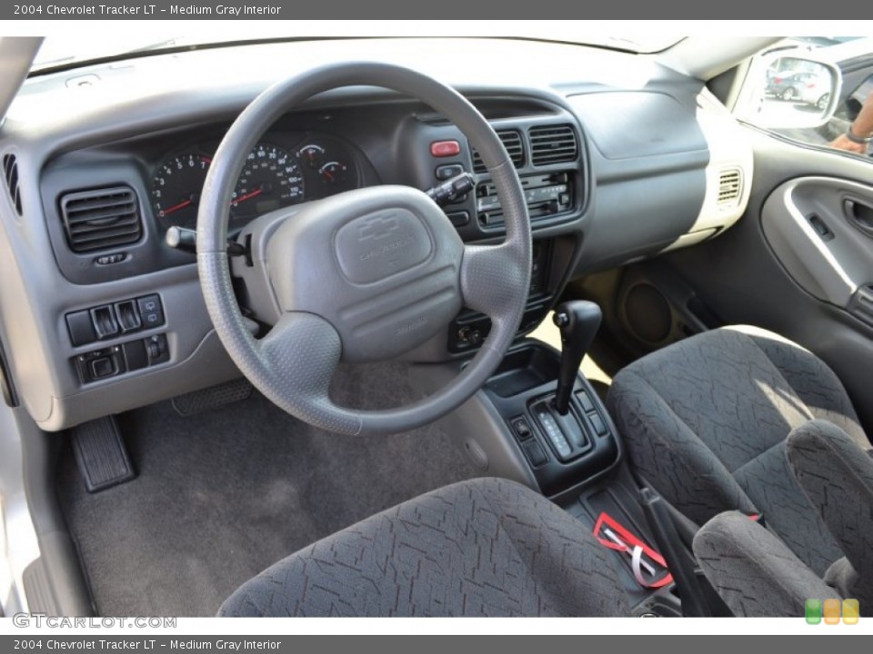 Medium Gray Interior Photo for the 2004 Chevrolet Tracker LT #70309037