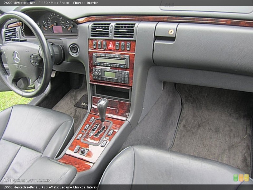 Charcoal Interior Controls for the 2000 Mercedes-Benz E 430 4Matic Sedan #70313829