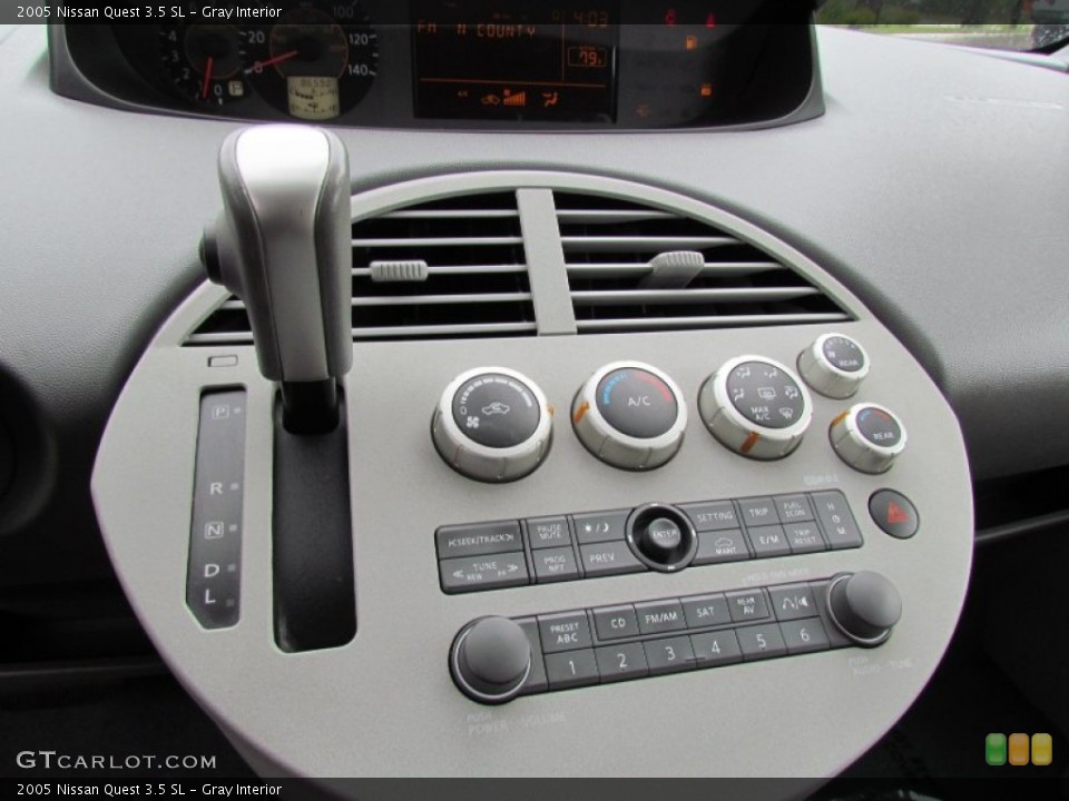Gray Interior Controls for the 2005 Nissan Quest 3.5 SL #70315068