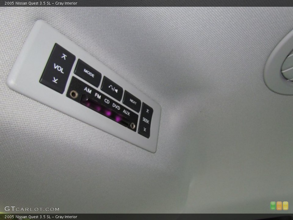 Gray Interior Controls for the 2005 Nissan Quest 3.5 SL #70315134