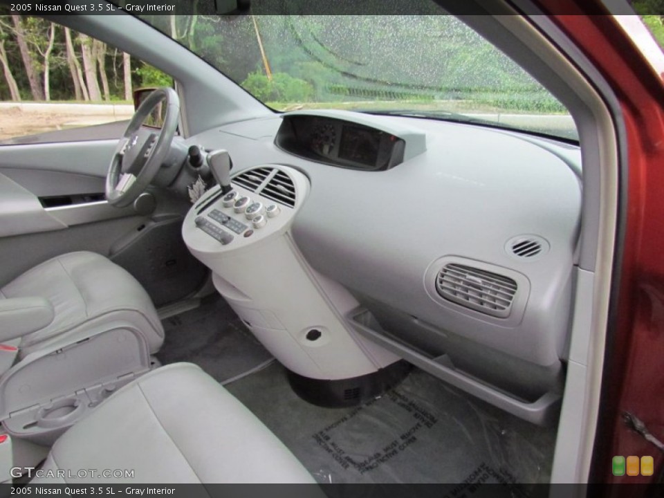 Gray Interior Dashboard for the 2005 Nissan Quest 3.5 SL #70315167