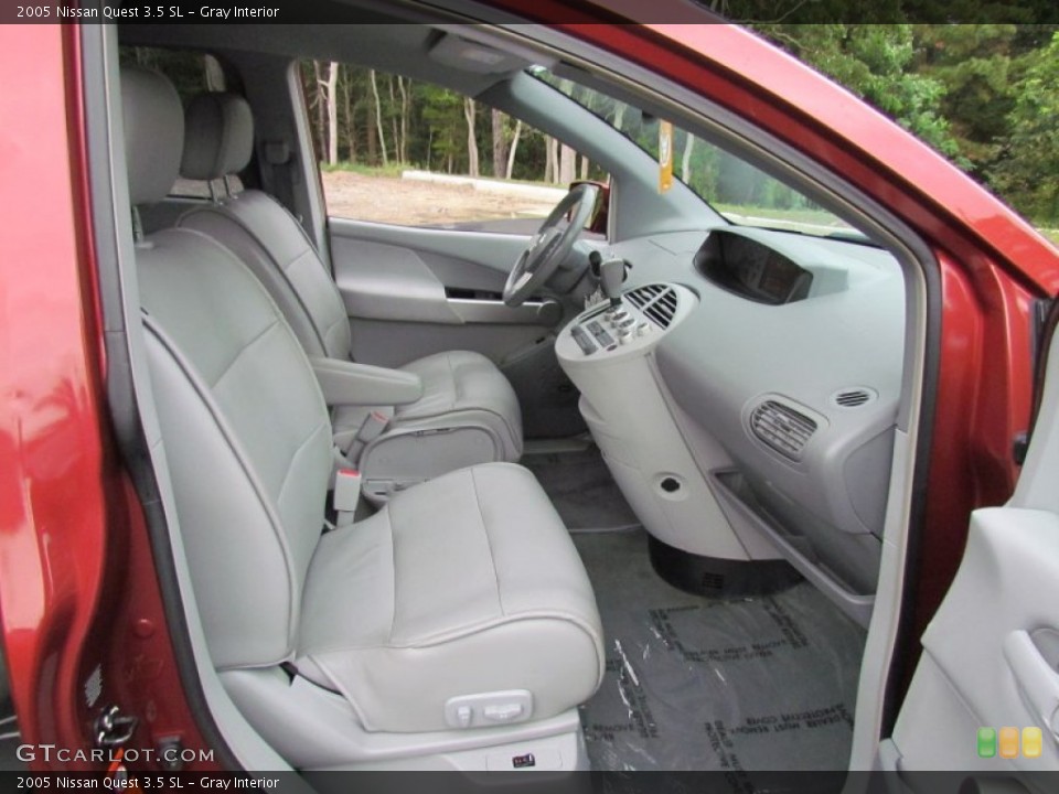 Gray Interior Photo for the 2005 Nissan Quest 3.5 SL #70315176