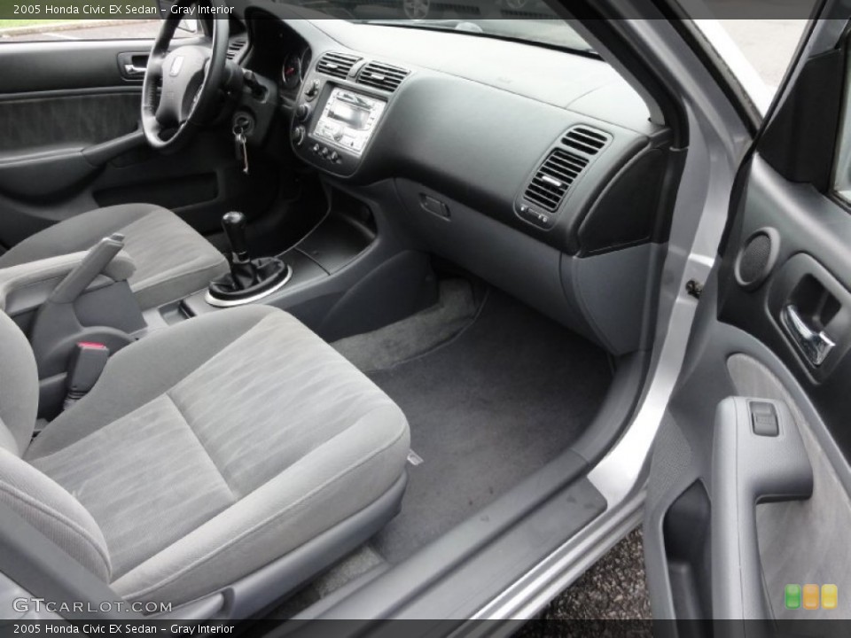 Gray Interior Dashboard for the 2005 Honda Civic EX Sedan #70318533