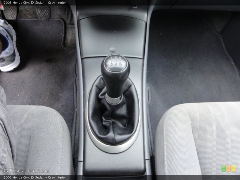 Gray Interior Transmission for the 2005 Honda Civic EX Sedan #70318635