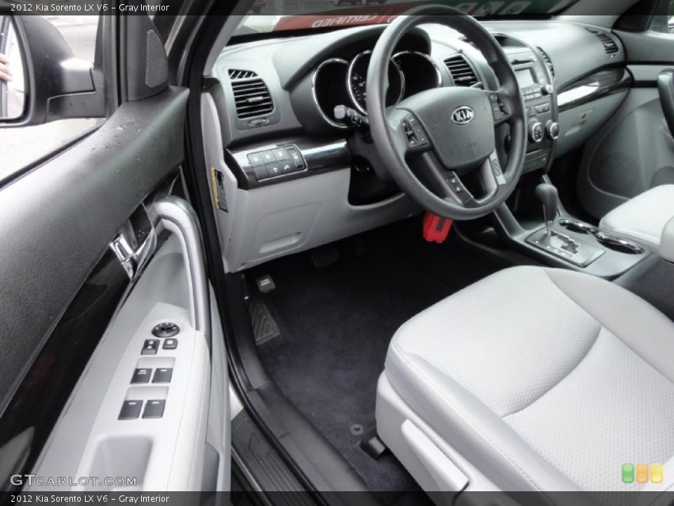 Gray Interior Photo for the 2012 Kia Sorento LX V6 #70318743