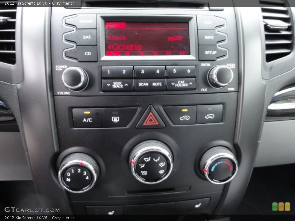 Gray Interior Controls for the 2012 Kia Sorento LX V6 #70318848