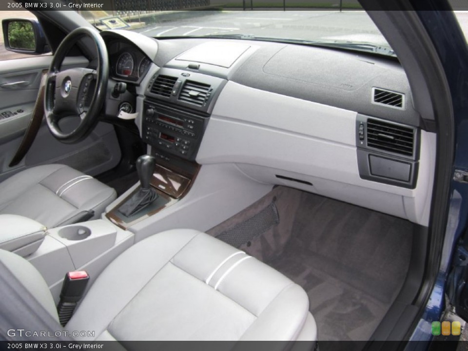 Grey Interior Dashboard for the 2005 BMW X3 3.0i #70332753