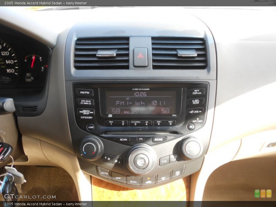 Ivory Interior Controls for the 2005 Honda Accord Hybrid Sedan #70339170