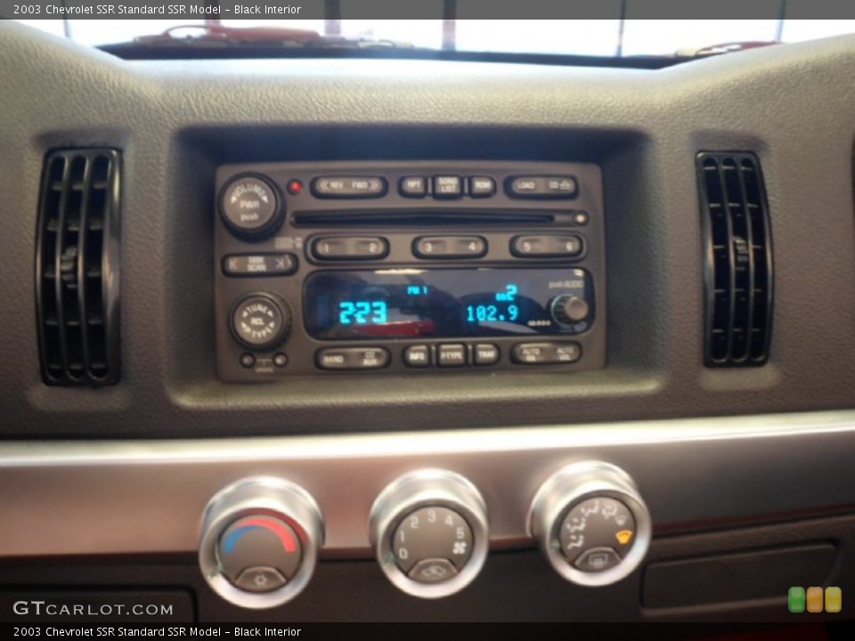 Black Interior Controls for the 2003 Chevrolet SSR  #70344558