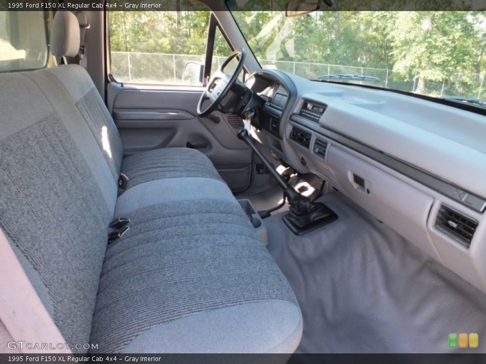 Gray Interior Photo for the 1995 Ford F150 XL Regular Cab 4x4 #70363653