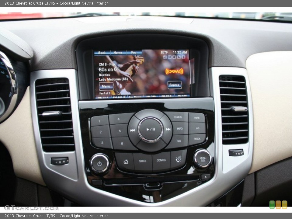 Cocoa/Light Neutral Interior Controls for the 2013 Chevrolet Cruze LT/RS #70368966