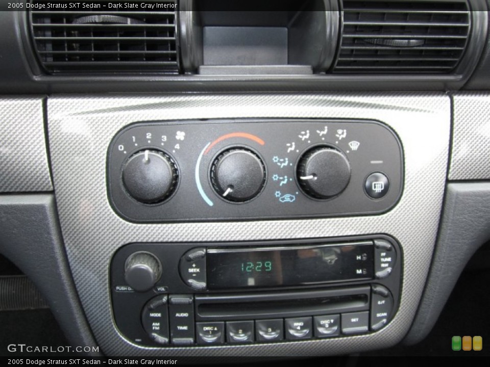 Dark Slate Gray Interior Controls for the 2005 Dodge Stratus SXT Sedan #70377162