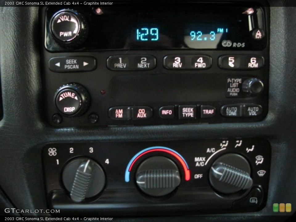 Graphite Interior Controls for the 2003 GMC Sonoma SL Extended Cab 4x4 #70385157