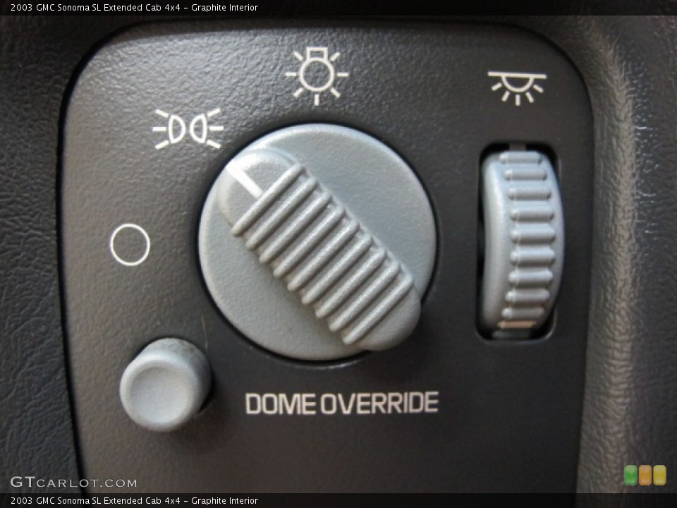 Graphite Interior Controls for the 2003 GMC Sonoma SL Extended Cab 4x4 #70385175