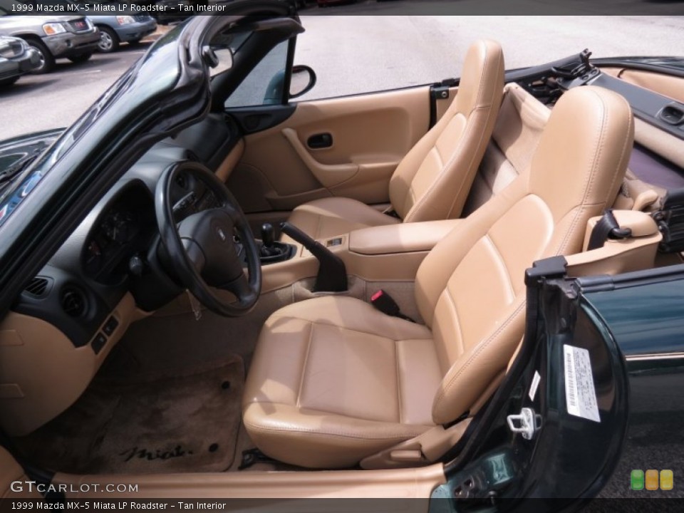 Tan Interior Photo for the 1999 Mazda MX-5 Miata LP Roadster #70387368