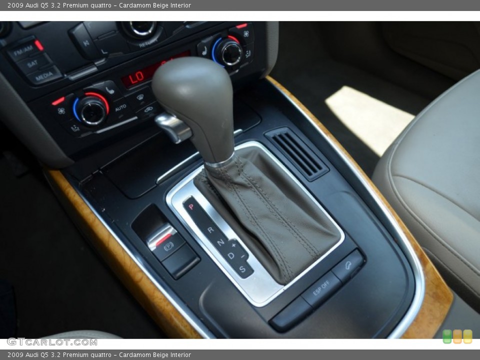 Cardamom Beige Interior Transmission for the 2009 Audi Q5 3.2 Premium quattro #70410067