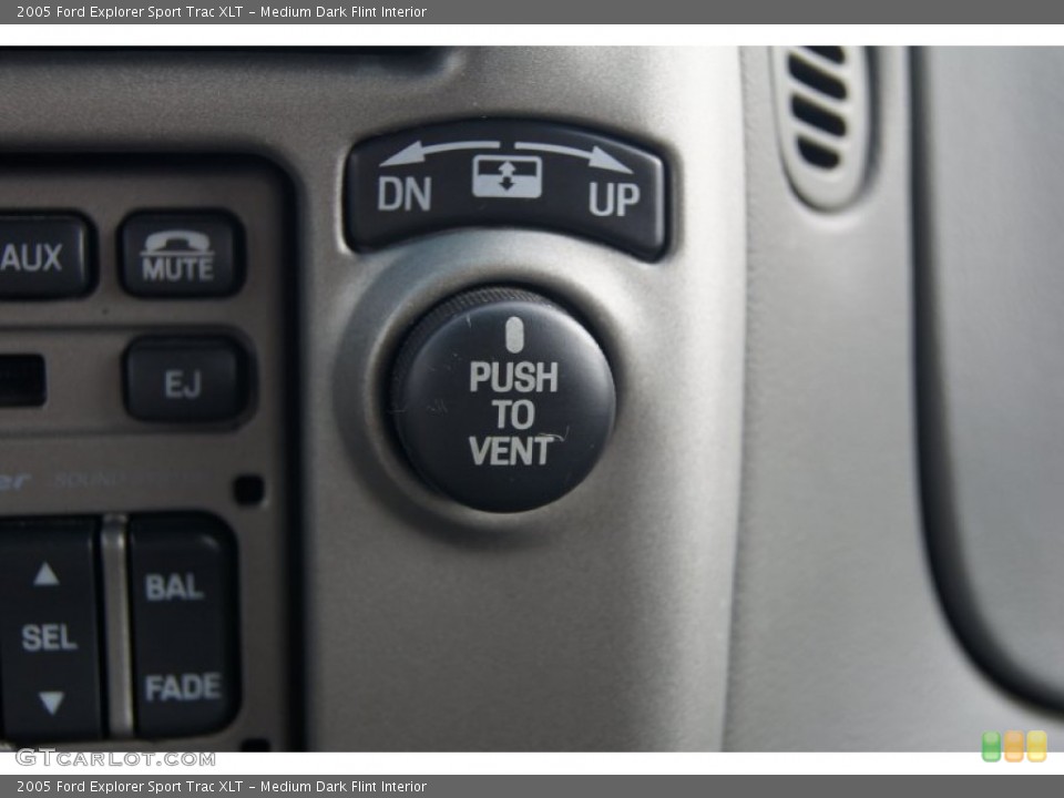 Medium Dark Flint Interior Controls for the 2005 Ford Explorer Sport Trac XLT #70413613