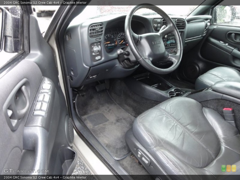 Graphite Interior Photo for the 2004 GMC Sonoma SLS Crew Cab 4x4 #70439485
