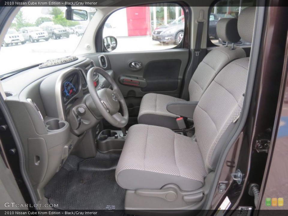 Black/Gray Interior Photo for the 2010 Nissan Cube Krom Edition #70444783