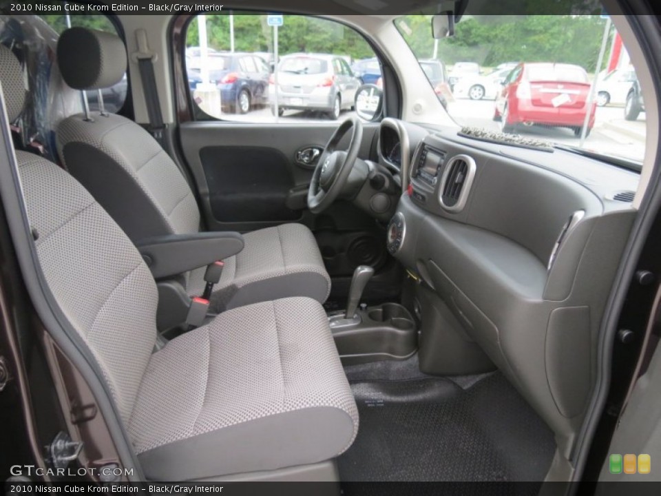 Black/Gray Interior Photo for the 2010 Nissan Cube Krom Edition #70444837