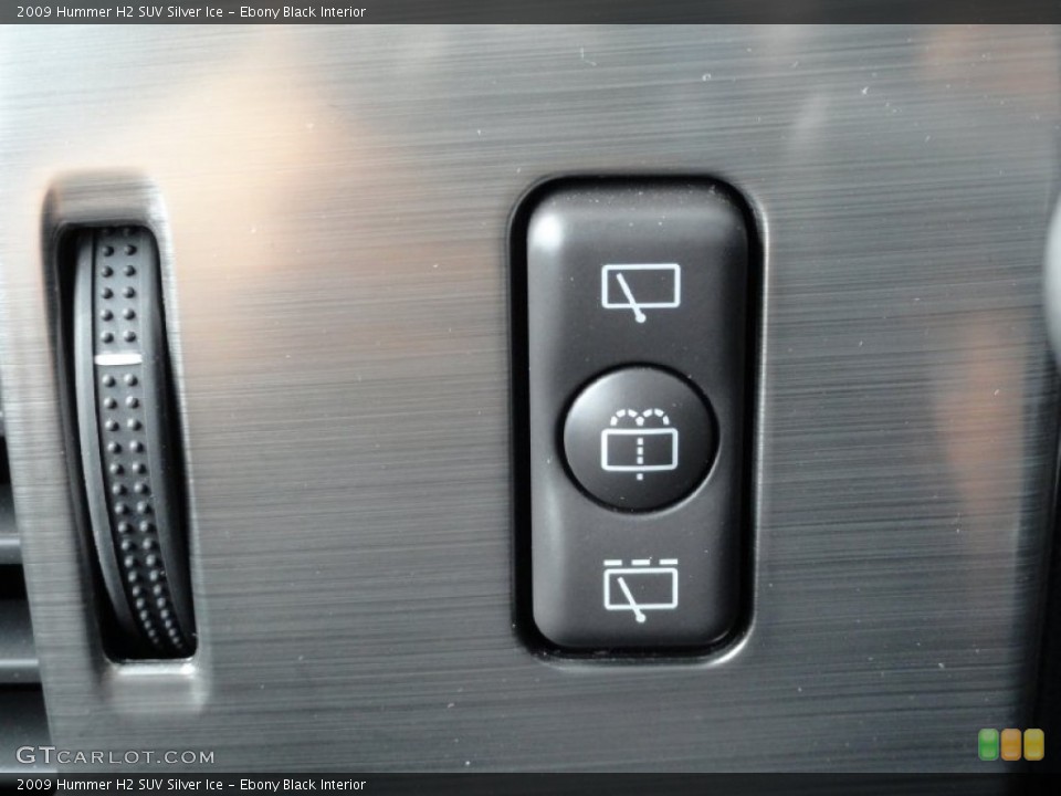 Ebony Black Interior Controls for the 2009 Hummer H2 SUV Silver Ice #70467487