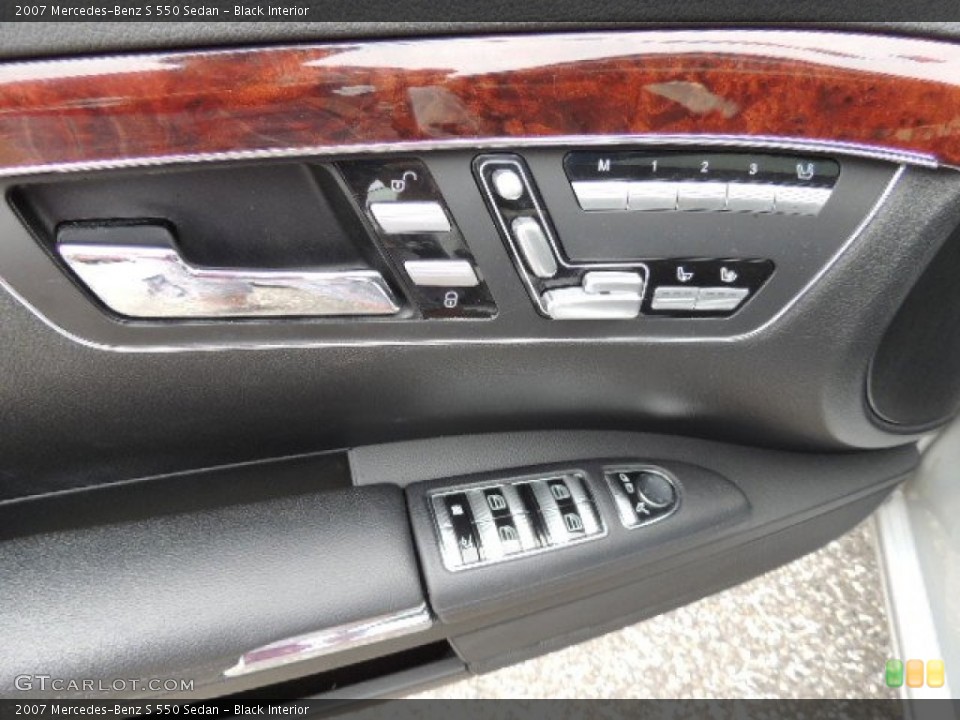 Black Interior Door Panel for the 2007 Mercedes-Benz S 550 Sedan #70480922