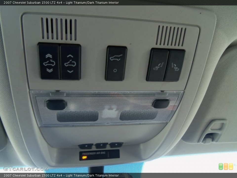 Light Titanium/Dark Titanium Interior Controls for the 2007 Chevrolet Suburban 1500 LTZ 4x4 #70487276