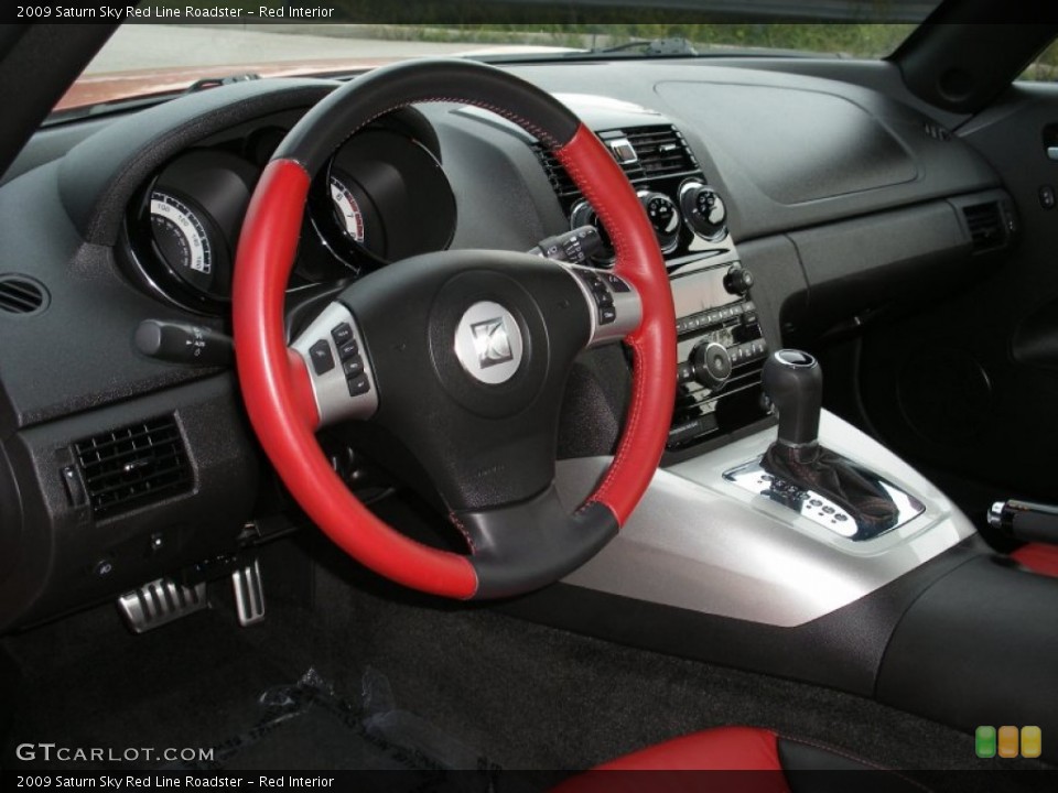 Red Interior Photo for the 2009 Saturn Sky Red Line Roadster #70510515