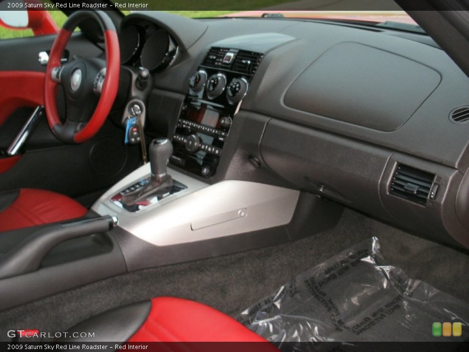 Red Interior Dashboard for the 2009 Saturn Sky Red Line Roadster #70510526