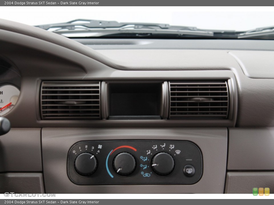 Dark Slate Gray Interior Controls for the 2004 Dodge Stratus SXT Sedan #70517628