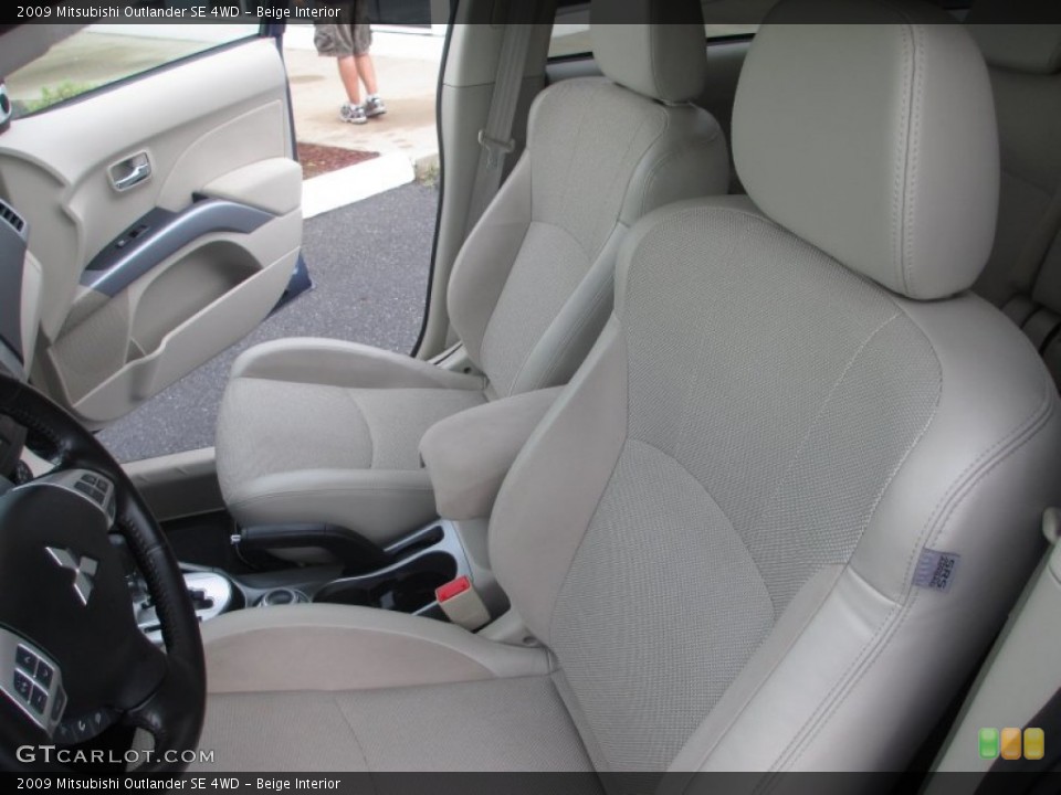 Beige 2009 Mitsubishi Outlander Interiors