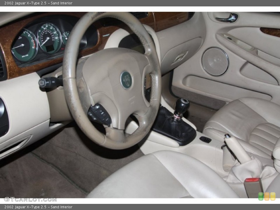 Sand Interior Photo for the 2002 Jaguar X-Type 2.5 #70574820