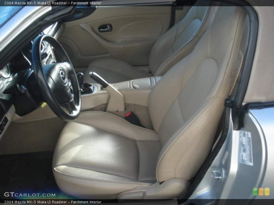 Parchment Interior Photo for the 2004 Mazda MX-5 Miata LS Roadster #70579020