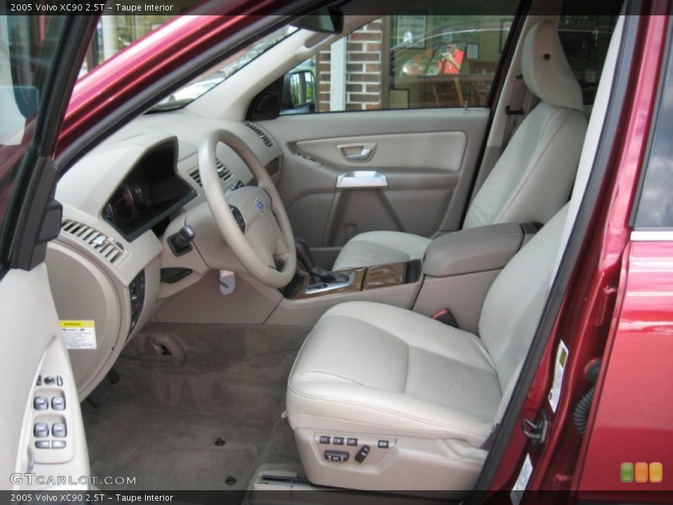Taupe Interior Photo for the 2005 Volvo XC90 2.5T #70581877